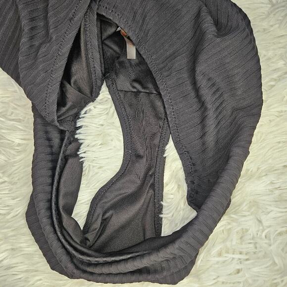 2/$30 Shade & Shore Black Ribbed Side Cutout Swimsuit Adjustable Straps Size S - Picture 9 of 10